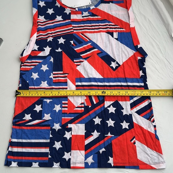 Fabletics red white blue crew neck short sleeve muscle t-shirt - Picture 6 of 10